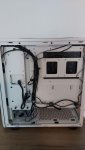 Kabel mangementohnepsu hinten.jpg Kabel mangementohnepsu hinten.jpg