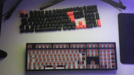 Ducky ohne Keycaps.jpg