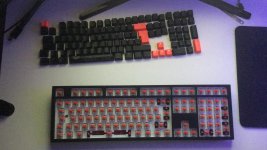 Ducky ohne Keycaps.jpg Ducky ohne Keycaps.jpg