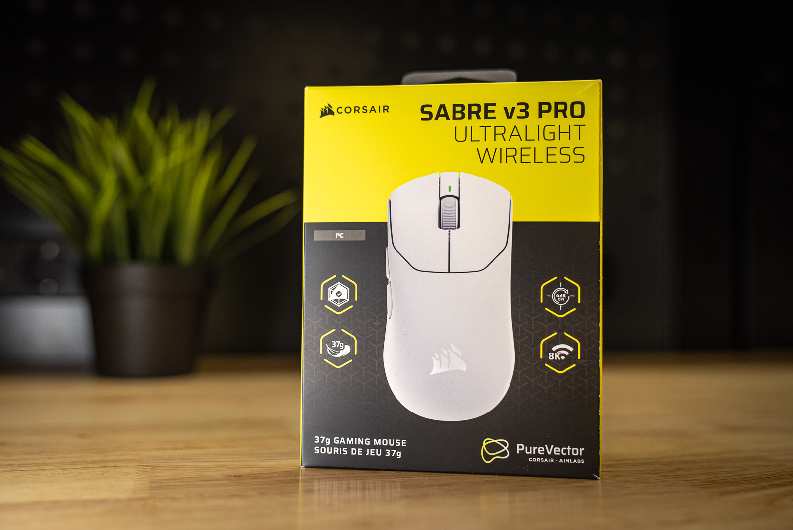 Corsair Sabre v3 Pro PureVector Ultralight Wireless